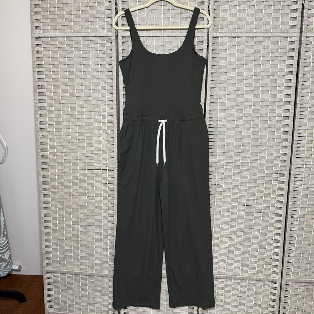 Vuori POSE SCOOP JUMPSUIT Size L KALE Green Soft Ribbed Knit Sleeveless EUC - Picture 2 of 12